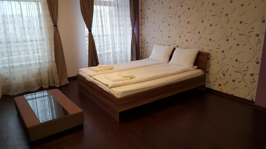 Sunlight Studio Apartment Oradea Exterior foto