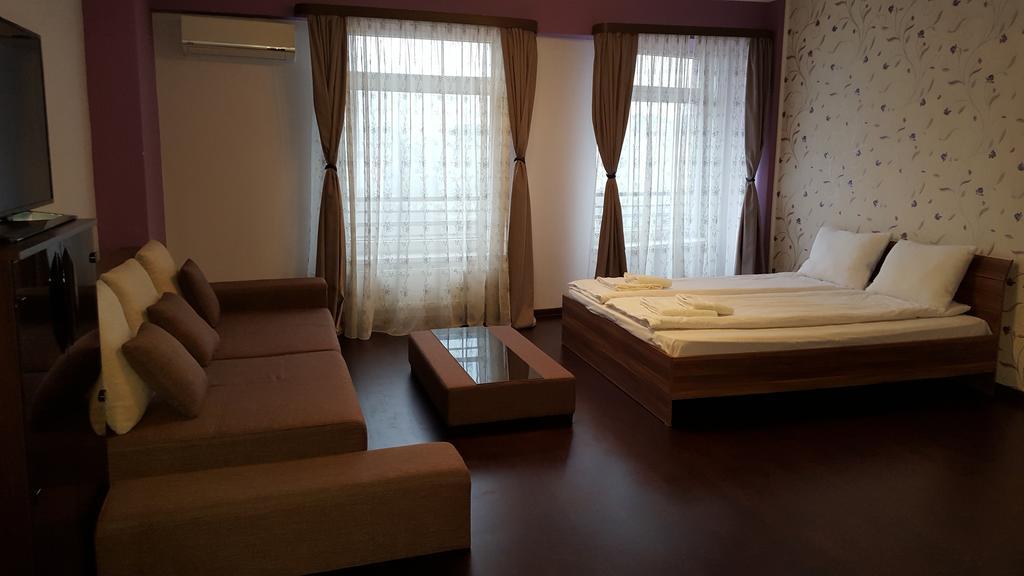 Sunlight Studio Apartment Oradea Exterior foto