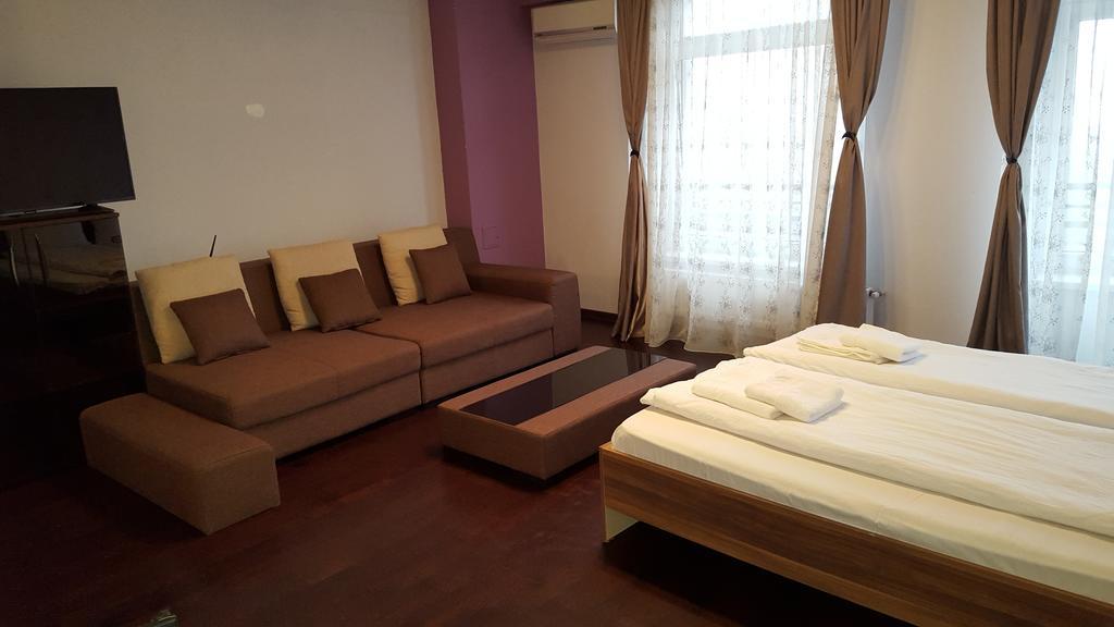 Sunlight Studio Apartment Oradea Exterior foto